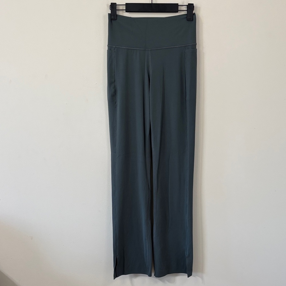 Athleta Transcend Stash Crop Straight Leg Bali Green Size Mendium Tall - Picture 5 of 14